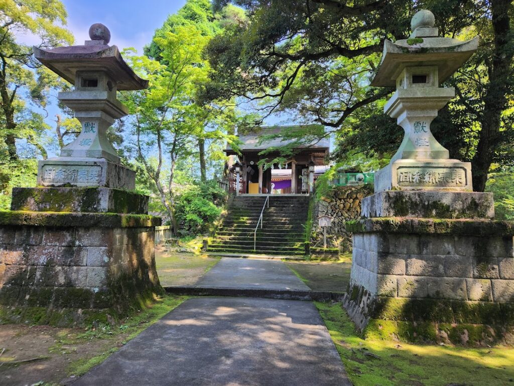 Complete Guide to Karasawayama Shrine