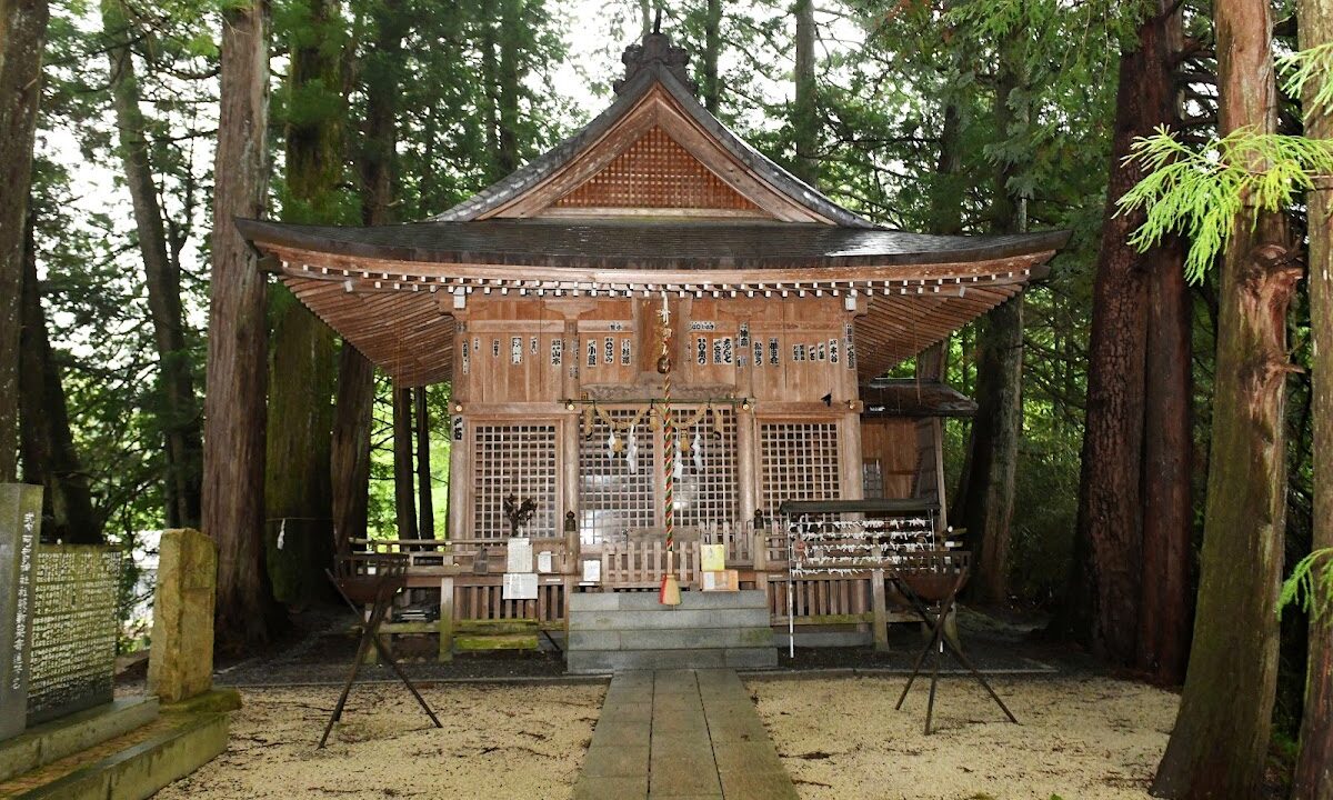 Achi Shrine (Achi Village, Shimoina District, Nagano Prefecture)