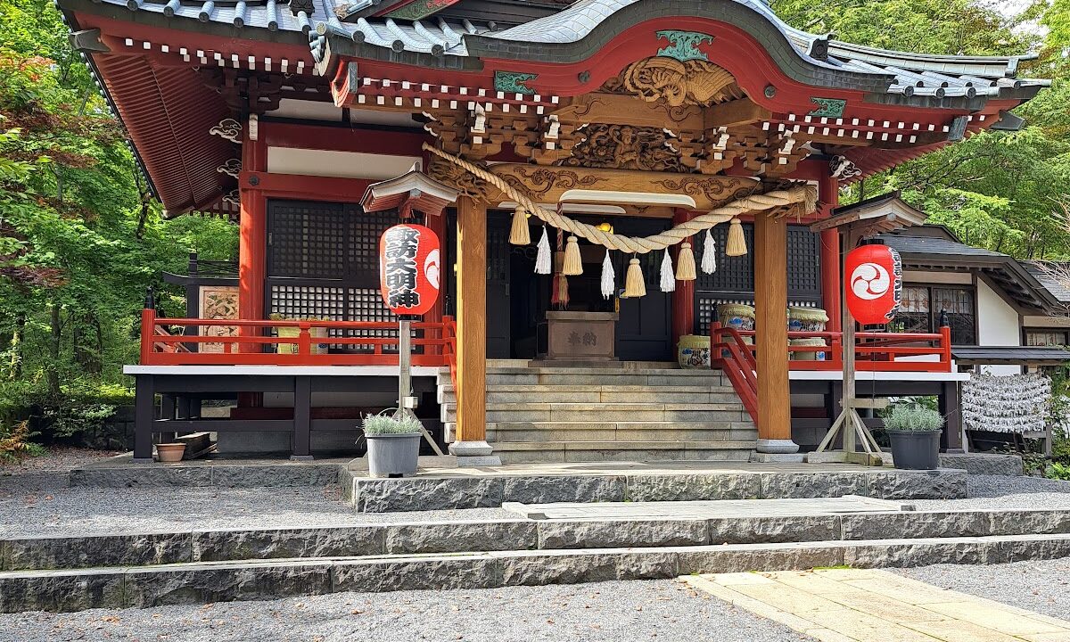 Suwa Shrine (Yamanashi City, Yamanashi Prefecture)