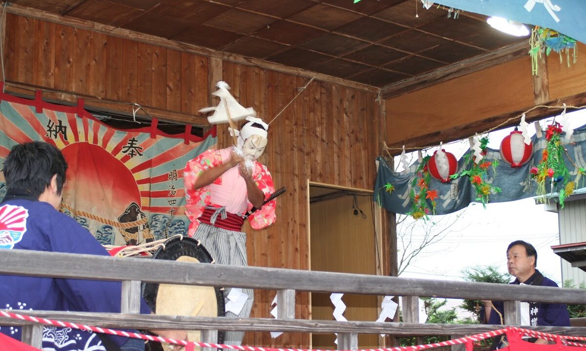 三社座神社（岩手県雫石町）