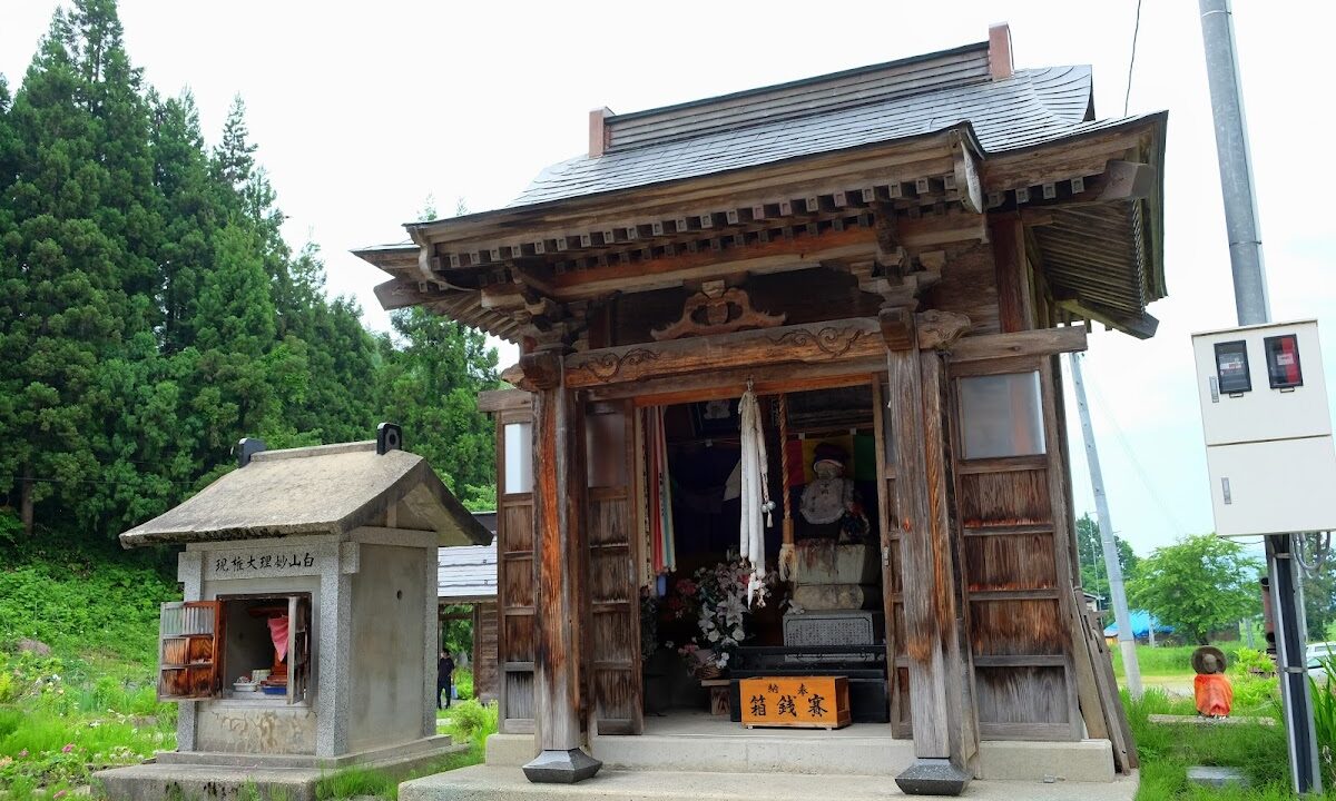 Enshoji Temple (Obanazawa City, Yamagata Prefecture)