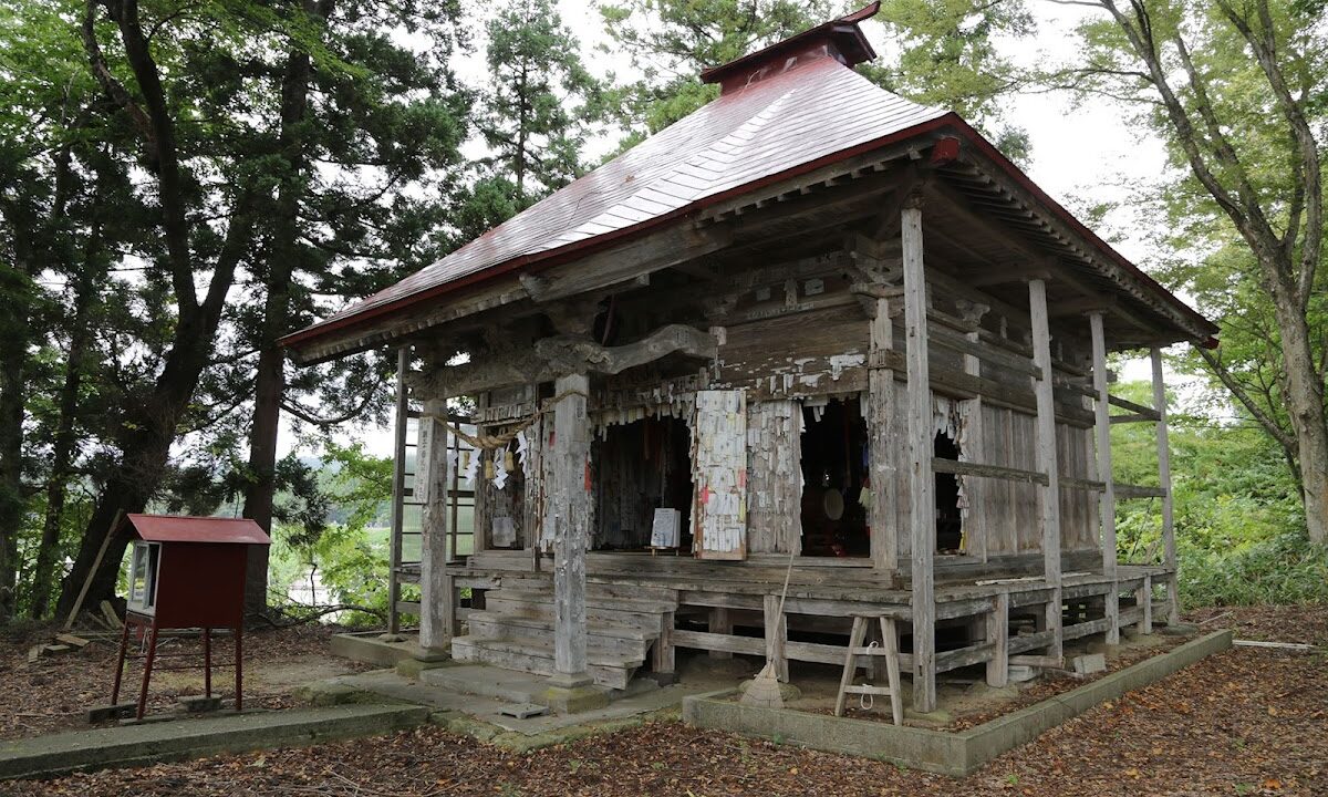 Niu Kannon (Obanazawa City, Yamagata Prefecture)