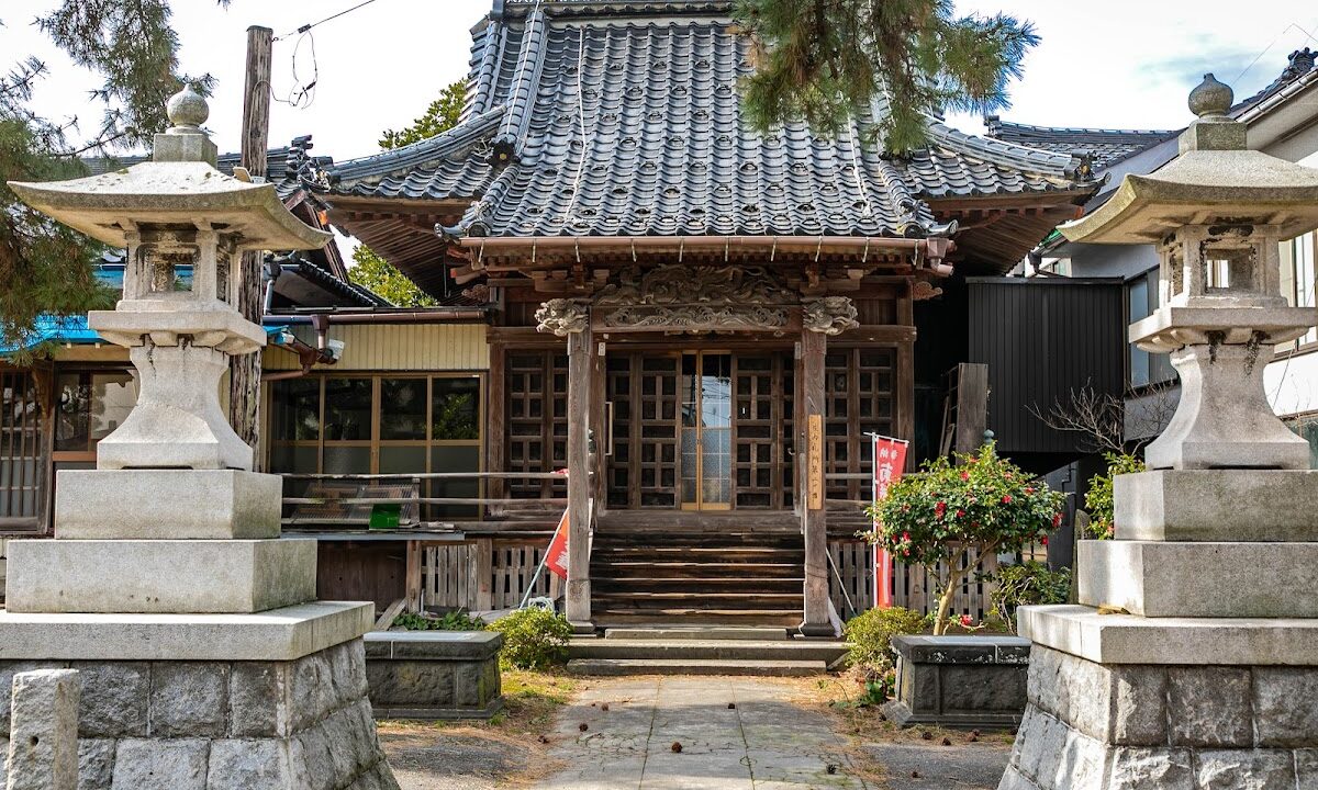 春王山万藏院兴国寺（山形县坂田市）