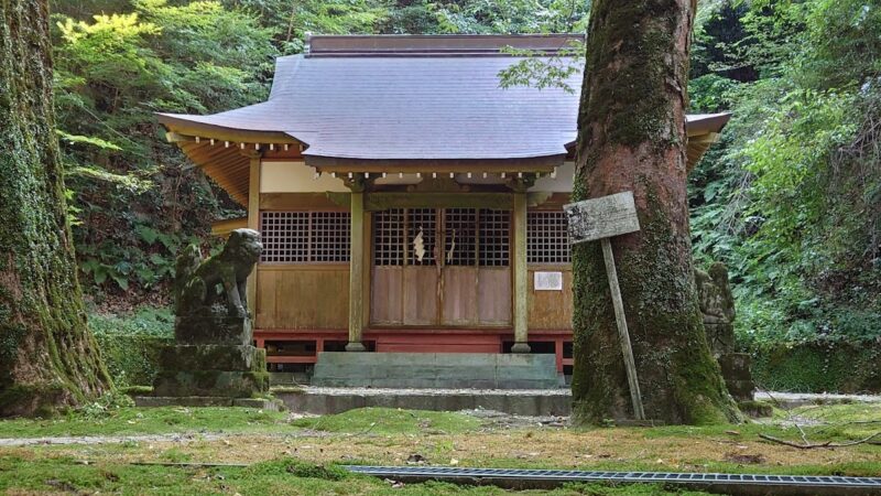 白山神社(佐賀県佐賀市富士町関屋)