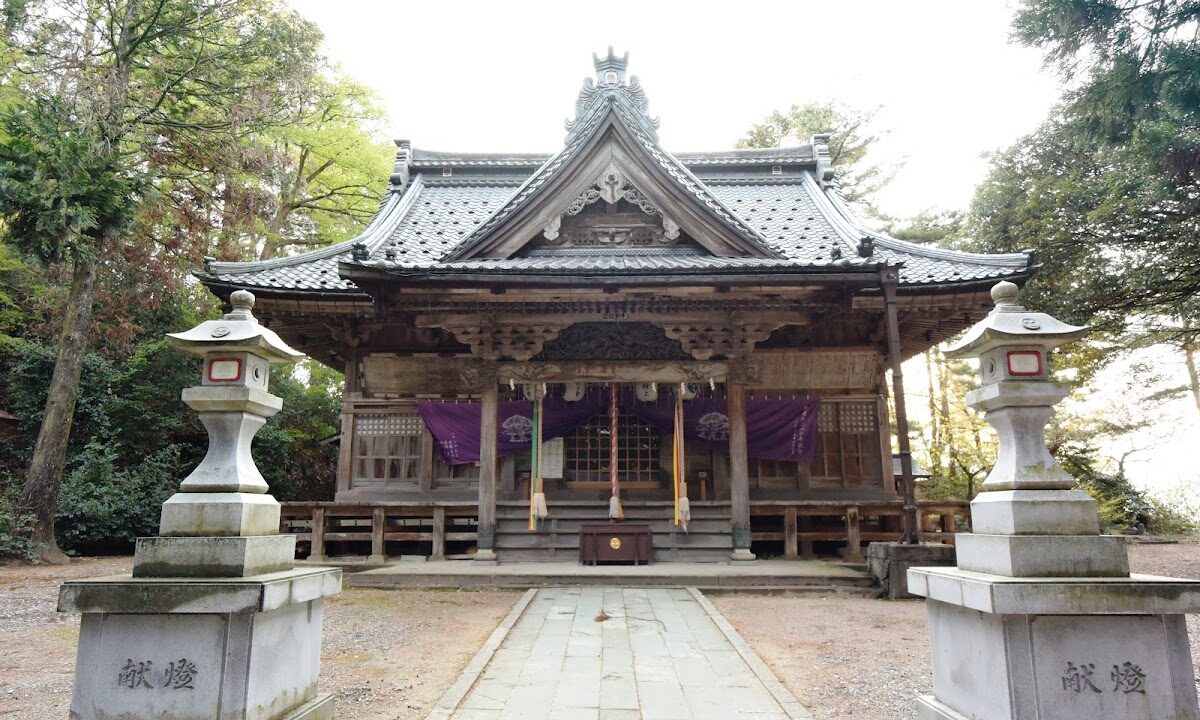 Nishina-mi Haguro Shrine (Murakami City, Niigata Prefecture)