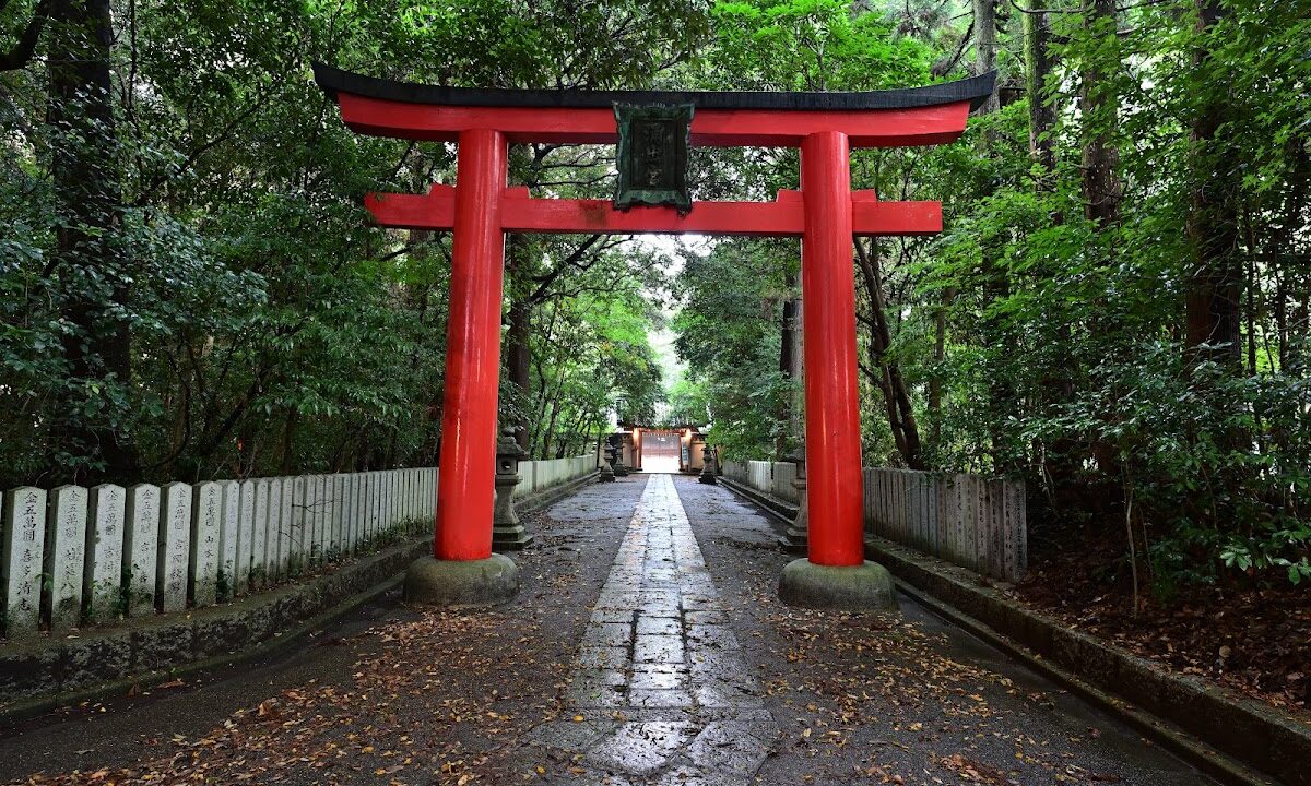和伎座天乃夫岐賣神社（涌出宮）
