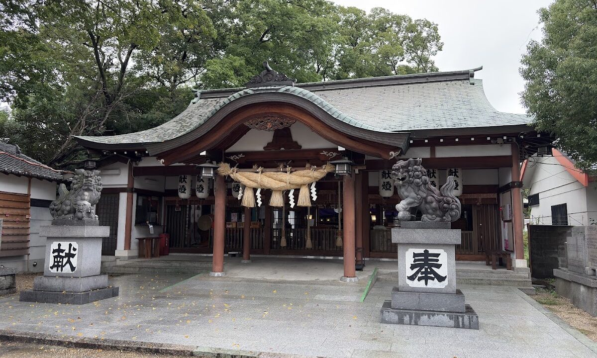Wakae Kagami Shrine (Higashi-Osaka City, Osaka Prefecture)