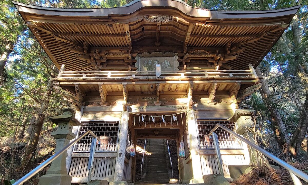 Higashikanasa Shrine (Hitachiota City, Ibaraki Prefecture)