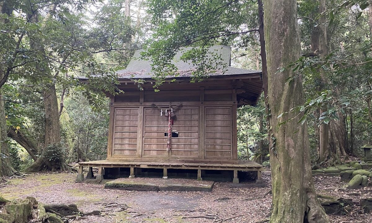 Hachikama Shrine (Tokyo)