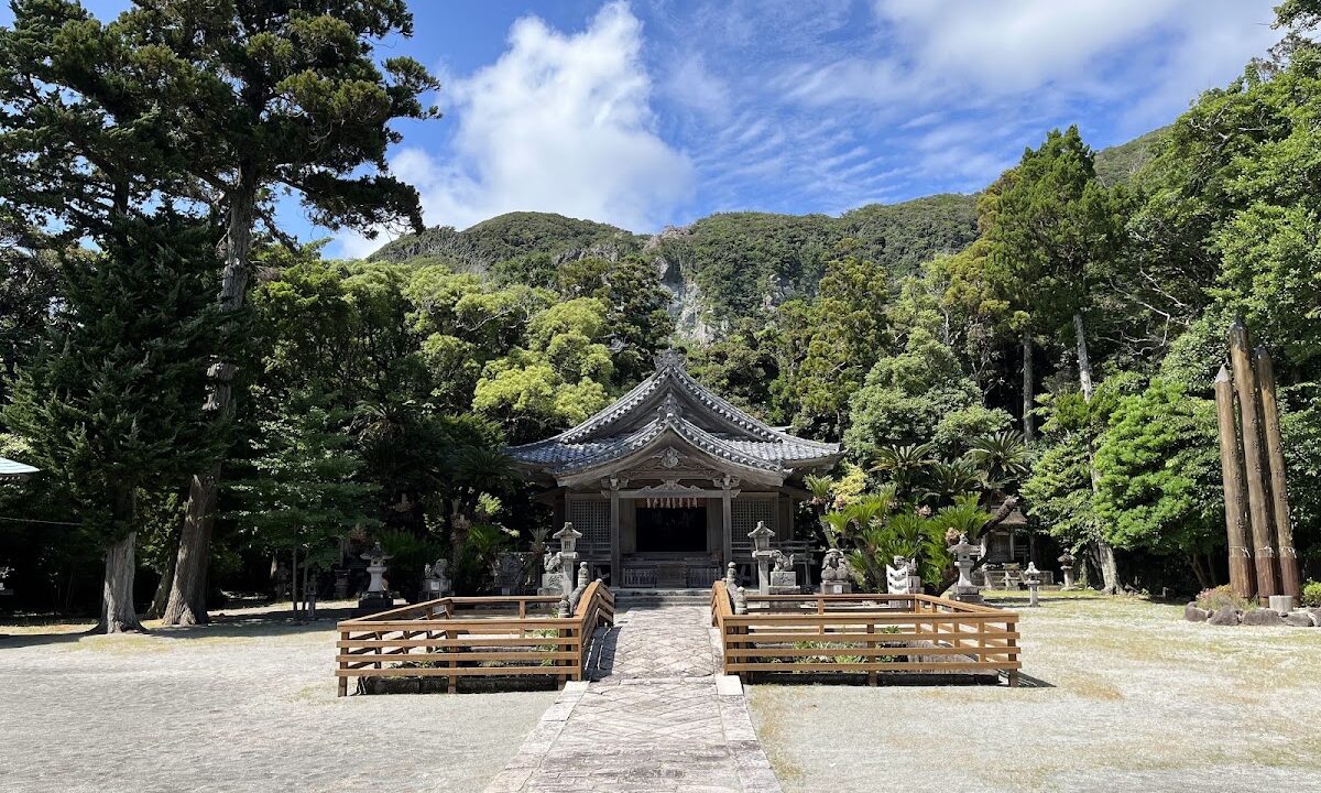 十三社神社（東京都新島村）