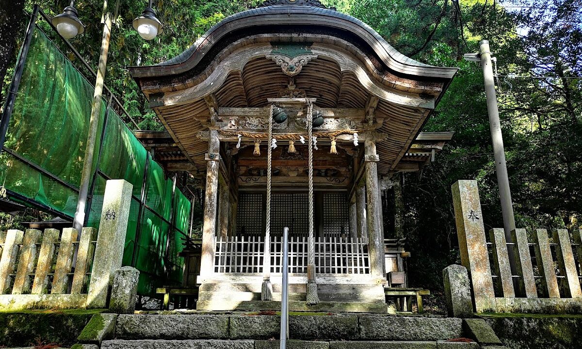 Sakajishi Shrine (Kyotamba Town, Kyoto Prefecture)