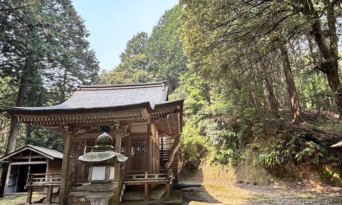 Chobe Shrine (聽部神社)
